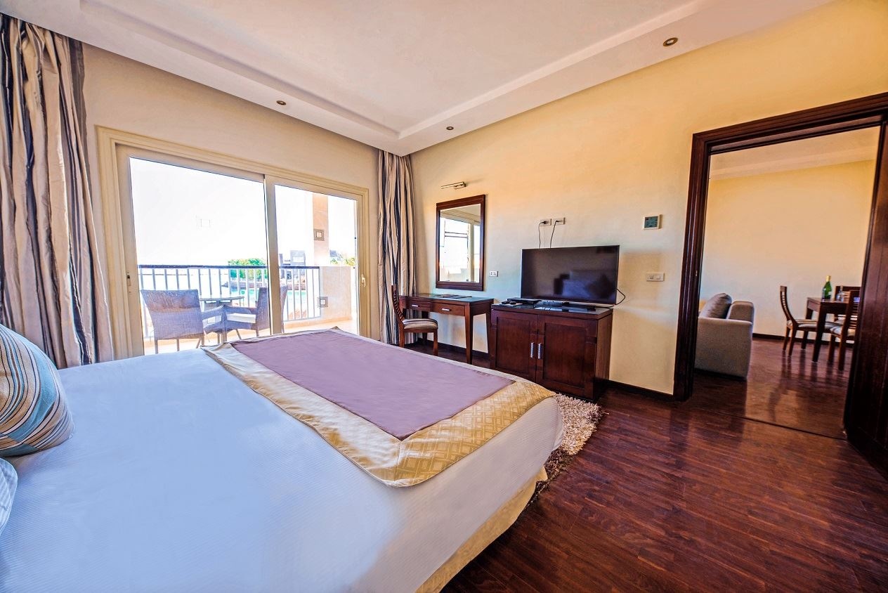 rooms-posh-club-crystal-jacuzzi-suite-sv