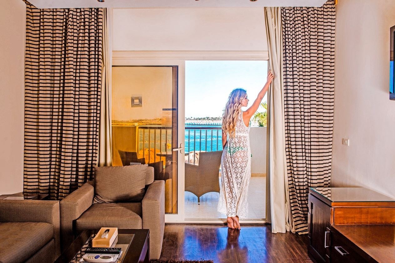 rooms-posh-club-crystal-jacuzzi-suite-sv