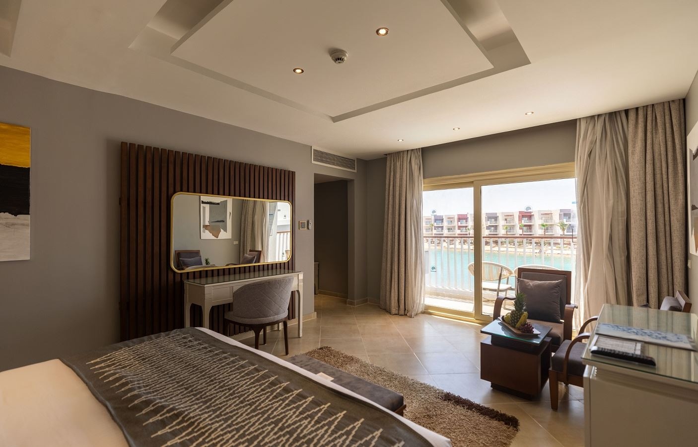 rooms-posh-club-jacuzzi-suite-sv