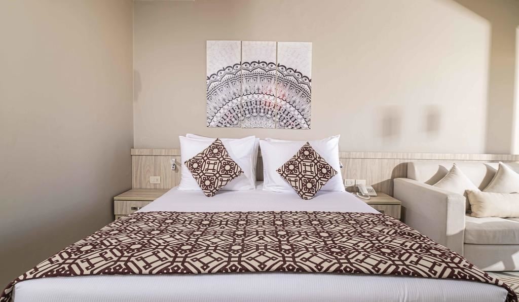 rooms-superior-room-garden-view-pool-view