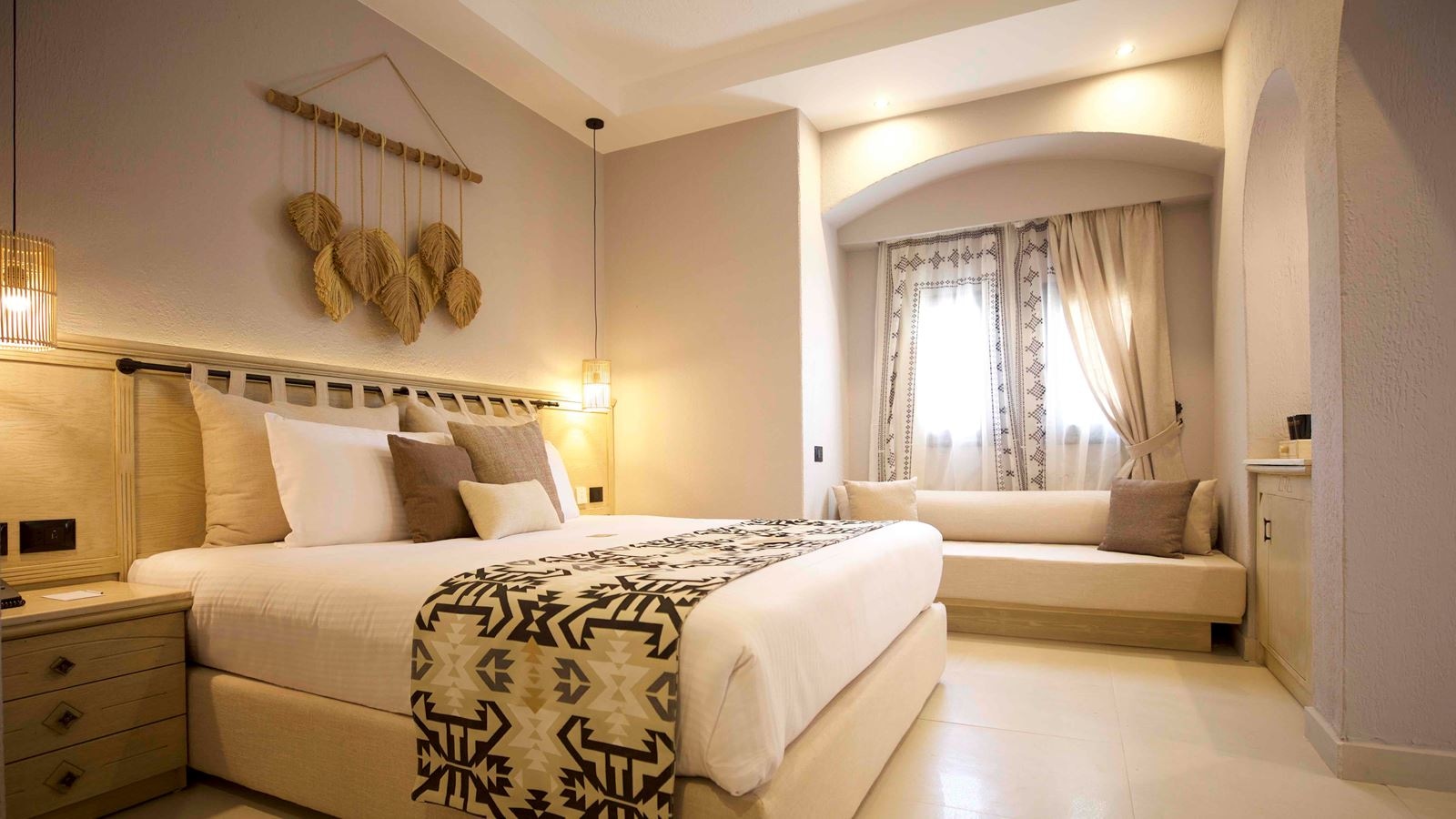 rooms-superior-room-garden-view-partial-sea-view-pool-view