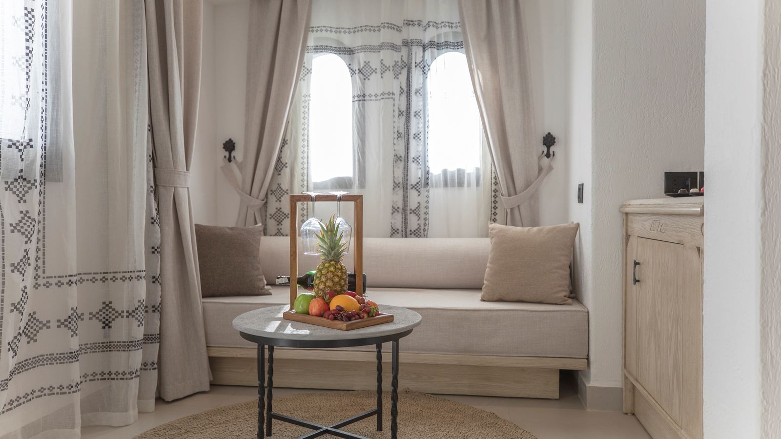 rooms-deluxe-room-garden-view