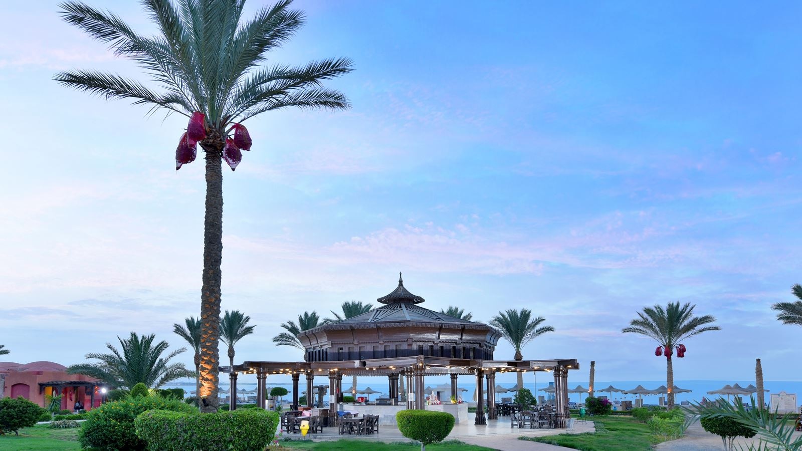 restaurants-la-pergola--beach-bar
