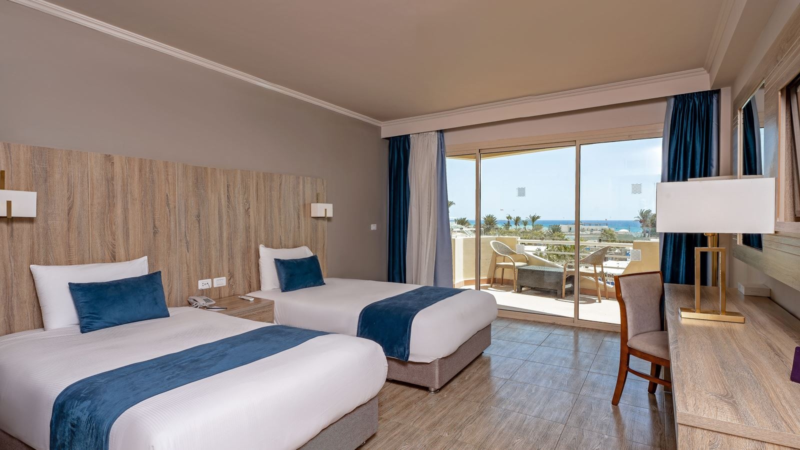 rooms-family-room-2-bedrooms-sea-view