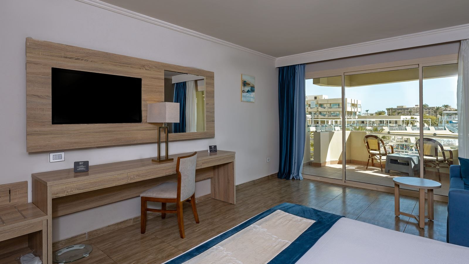 rooms-superior-room-side-sea-view