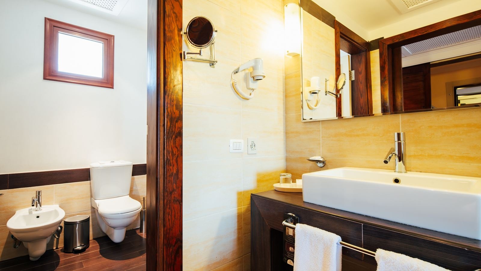 rooms-elisir-poolview-gym-free