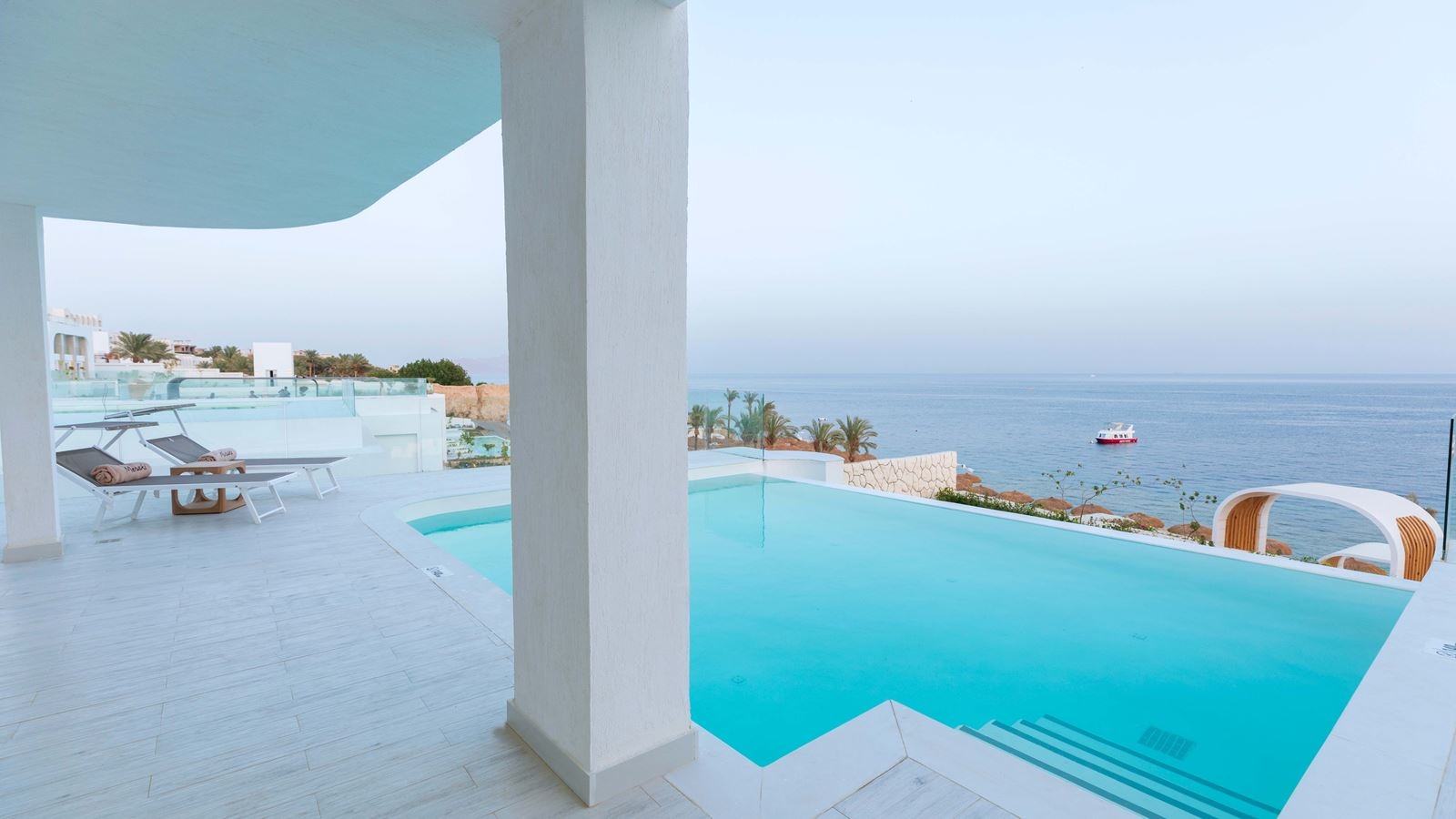 rooms-hall-of-fame-suite-private-pool