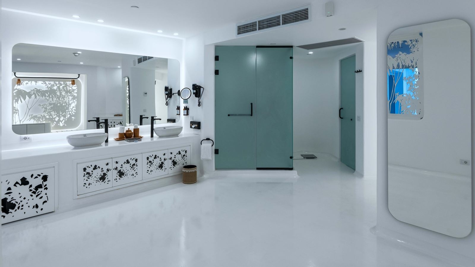 rooms-hall-of-fame-suite-private-pool