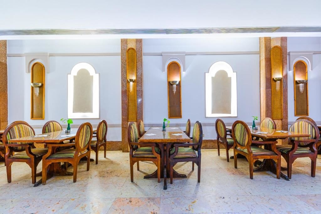 restaurants-restaurants