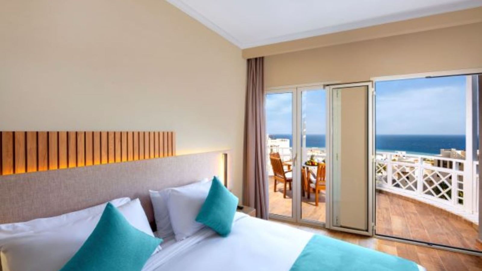 rooms-deluxe-sea-view