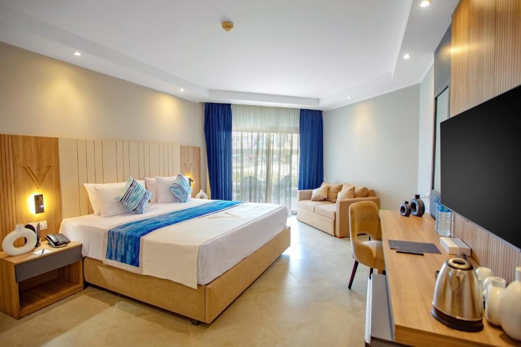 rooms-deluxe-jacuzzi-room-+16