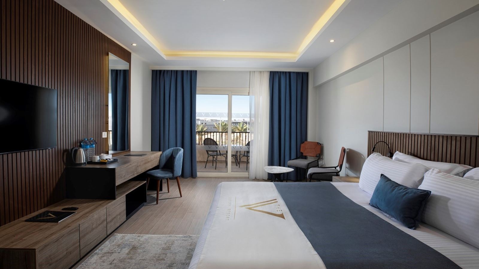 rooms-superior-room-garden-view-pool-view