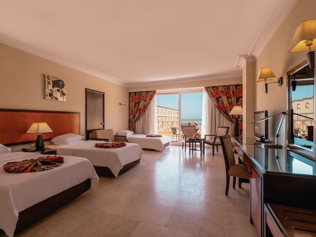 rooms-family-room-mountain-view