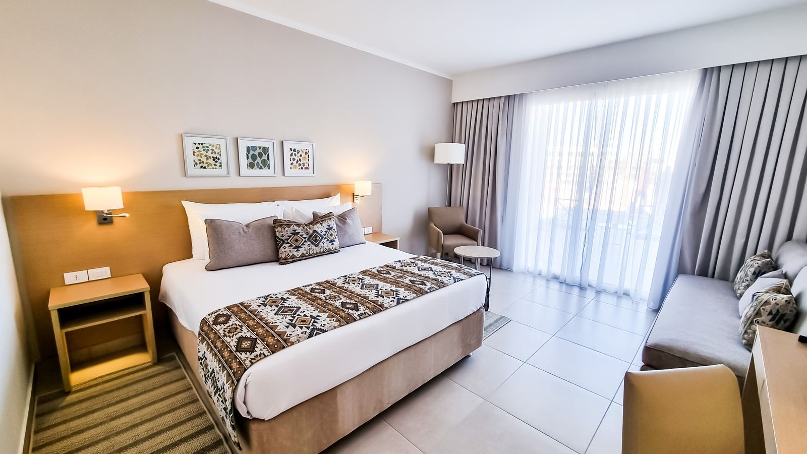 rooms-deluxe-family-garden