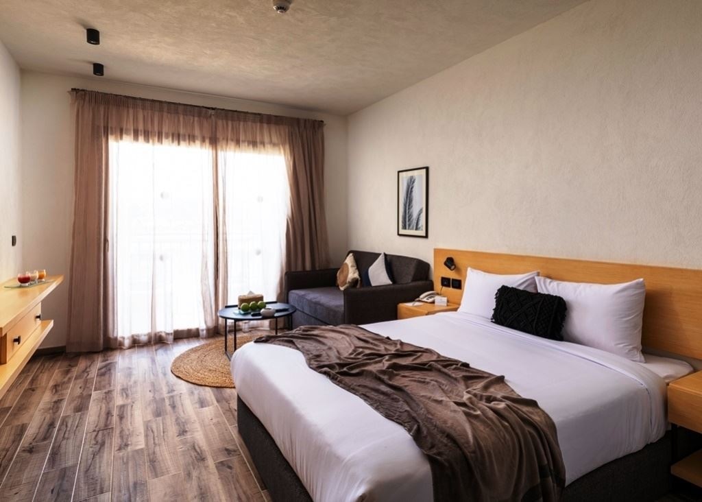 rooms-creek-premium-studio-mountain-view