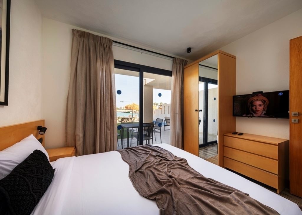 rooms-junior-suite-with-jacuzzi