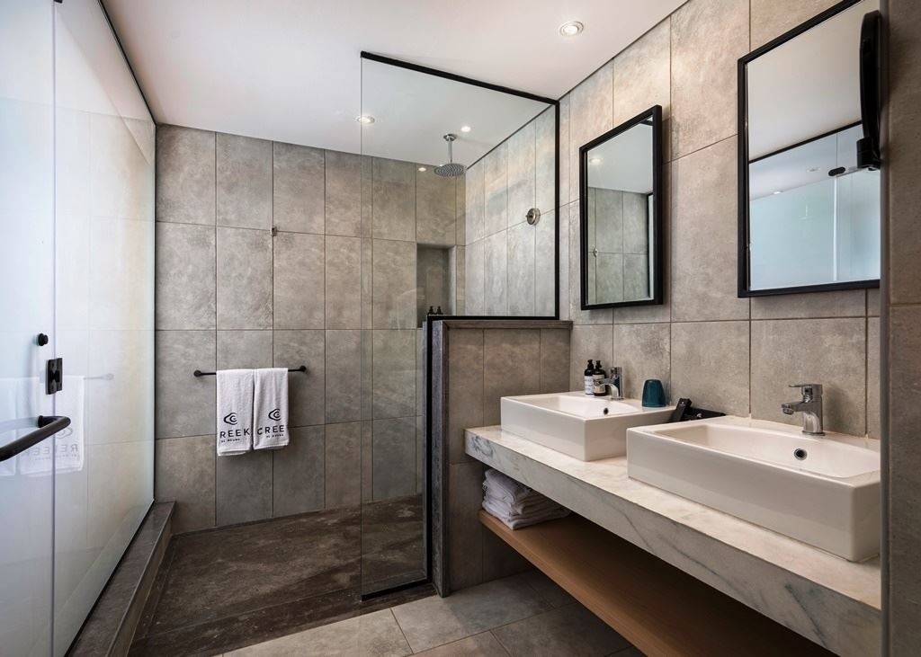 rooms-creek-premium-studio-mountain-view