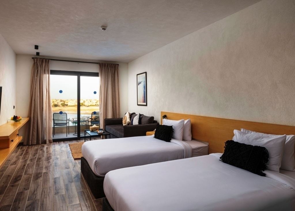 rooms-creek-premium-studio-mountain-view