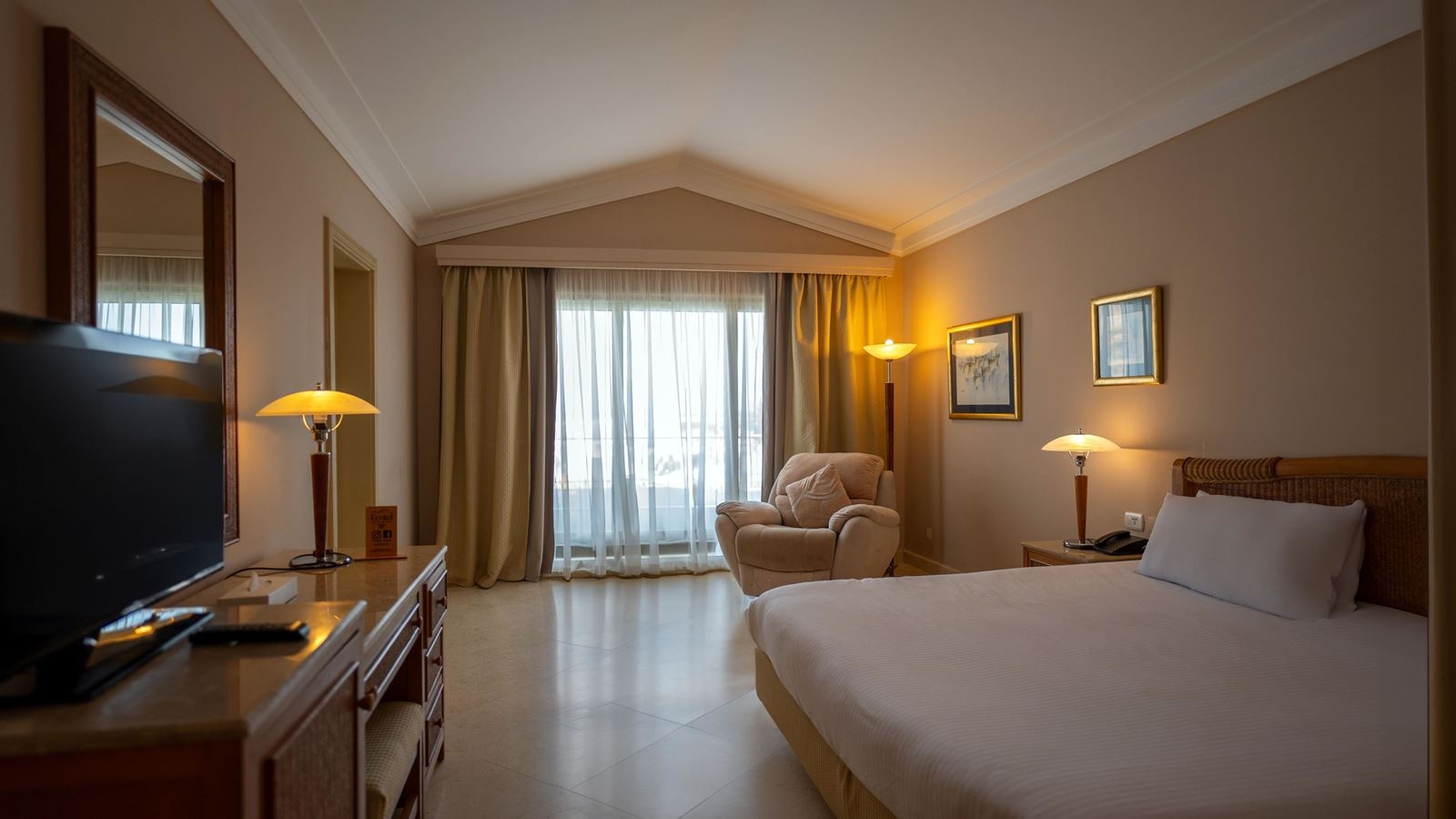 rooms-deluxe-sea-view-room