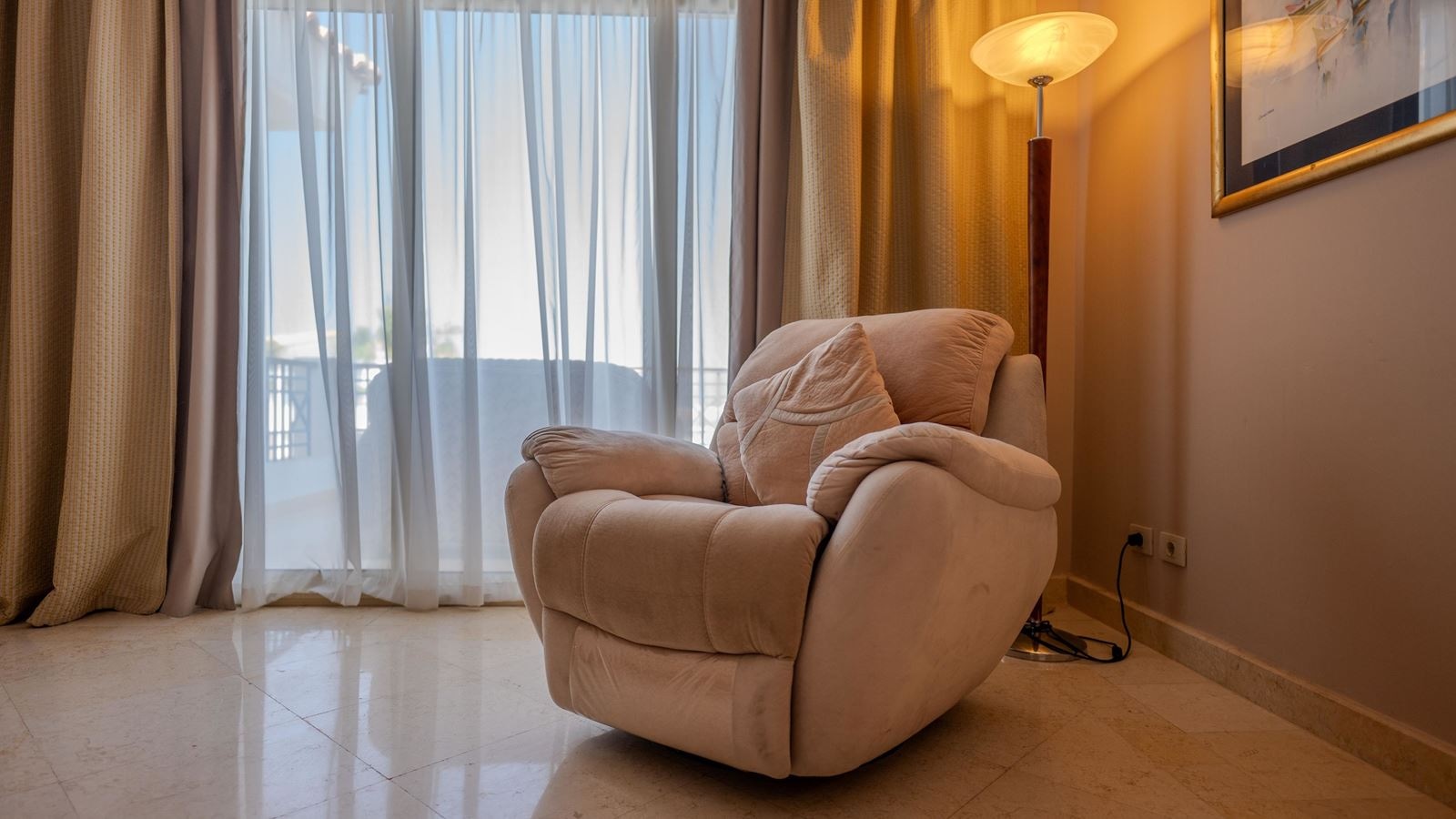 rooms-deluxe-sea-view-room