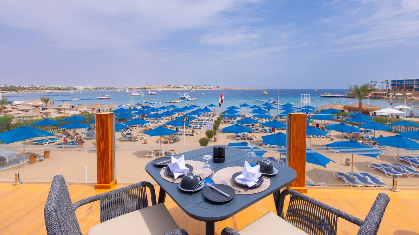 restaurants-royal-lounge