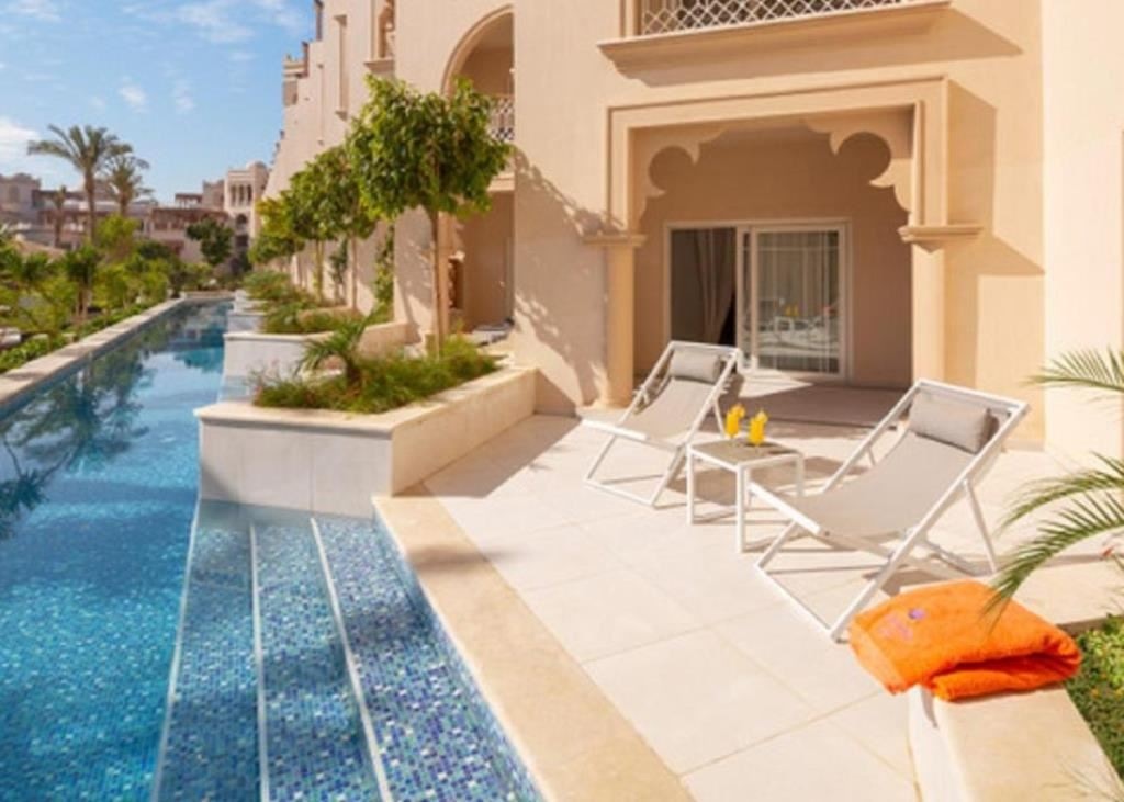 rooms-junior-suite-swim-up-pool-access