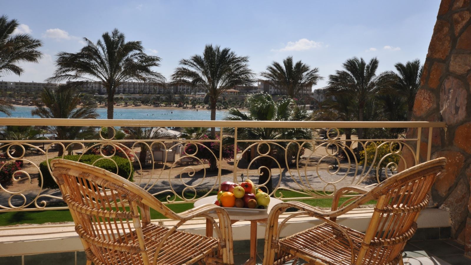 rooms-beach-front-room