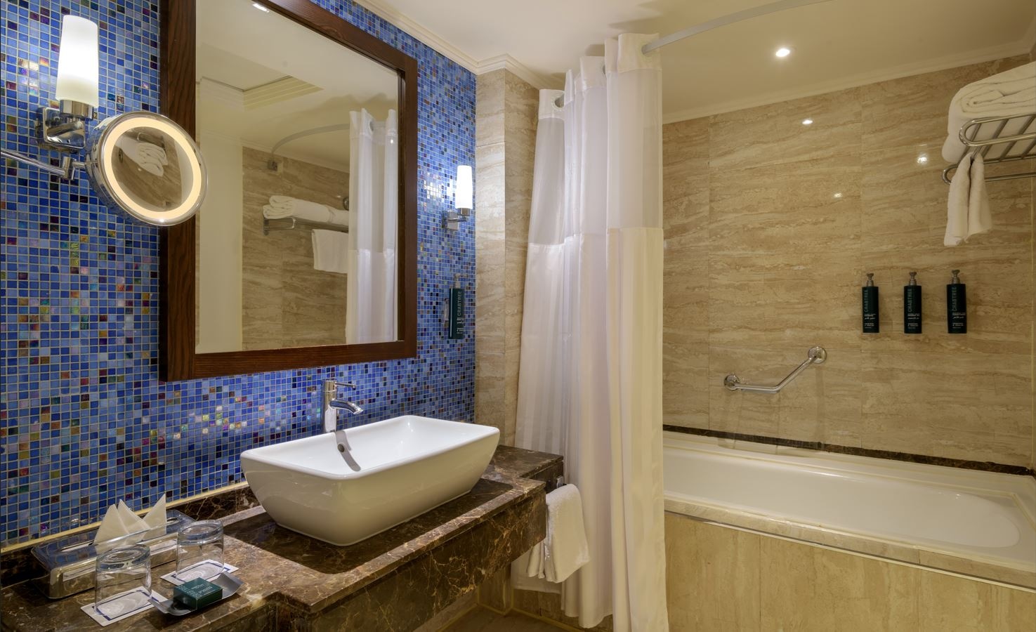 rooms-deluxe-partial-sea-view