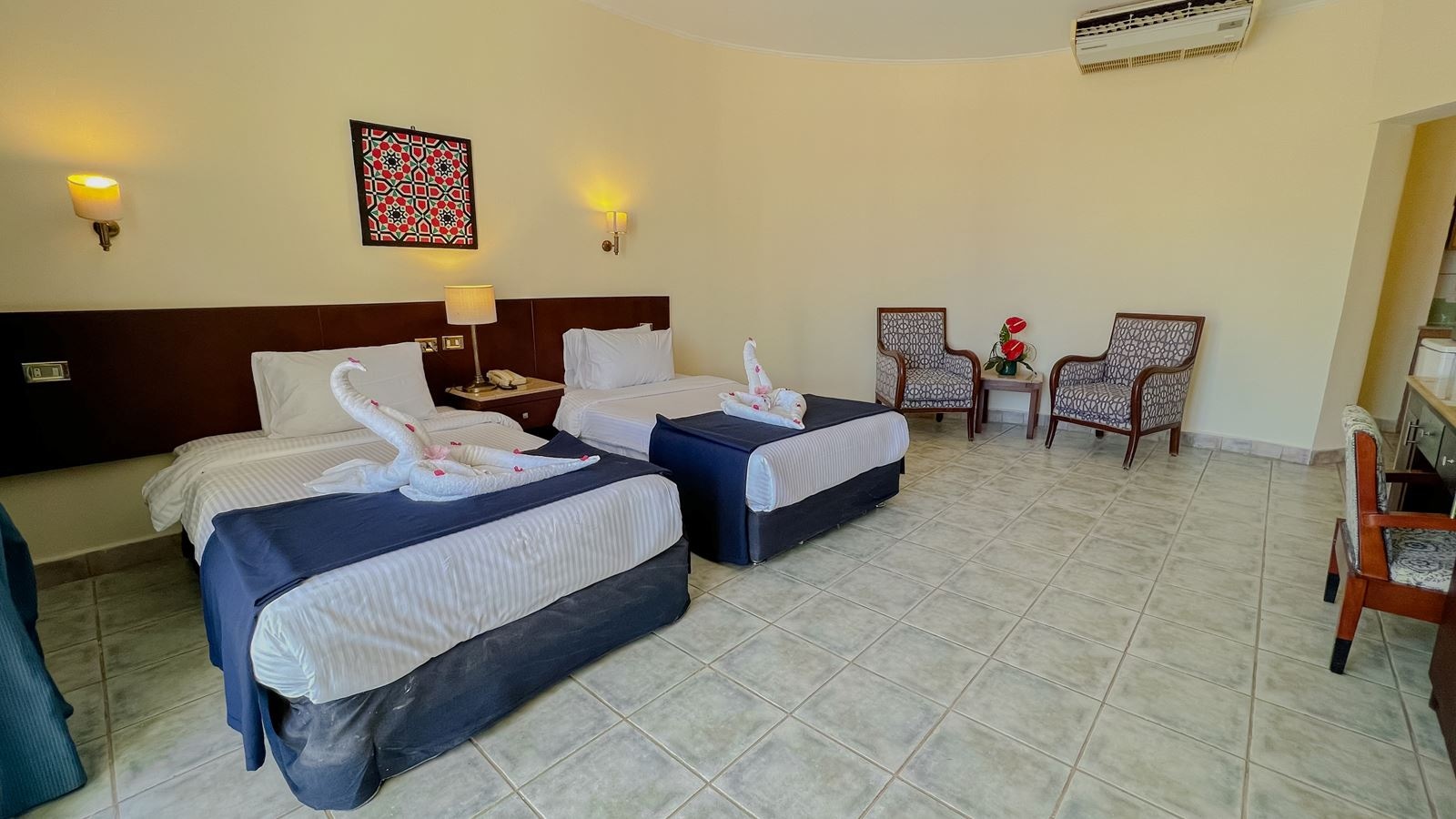 rooms-studio-pool-view