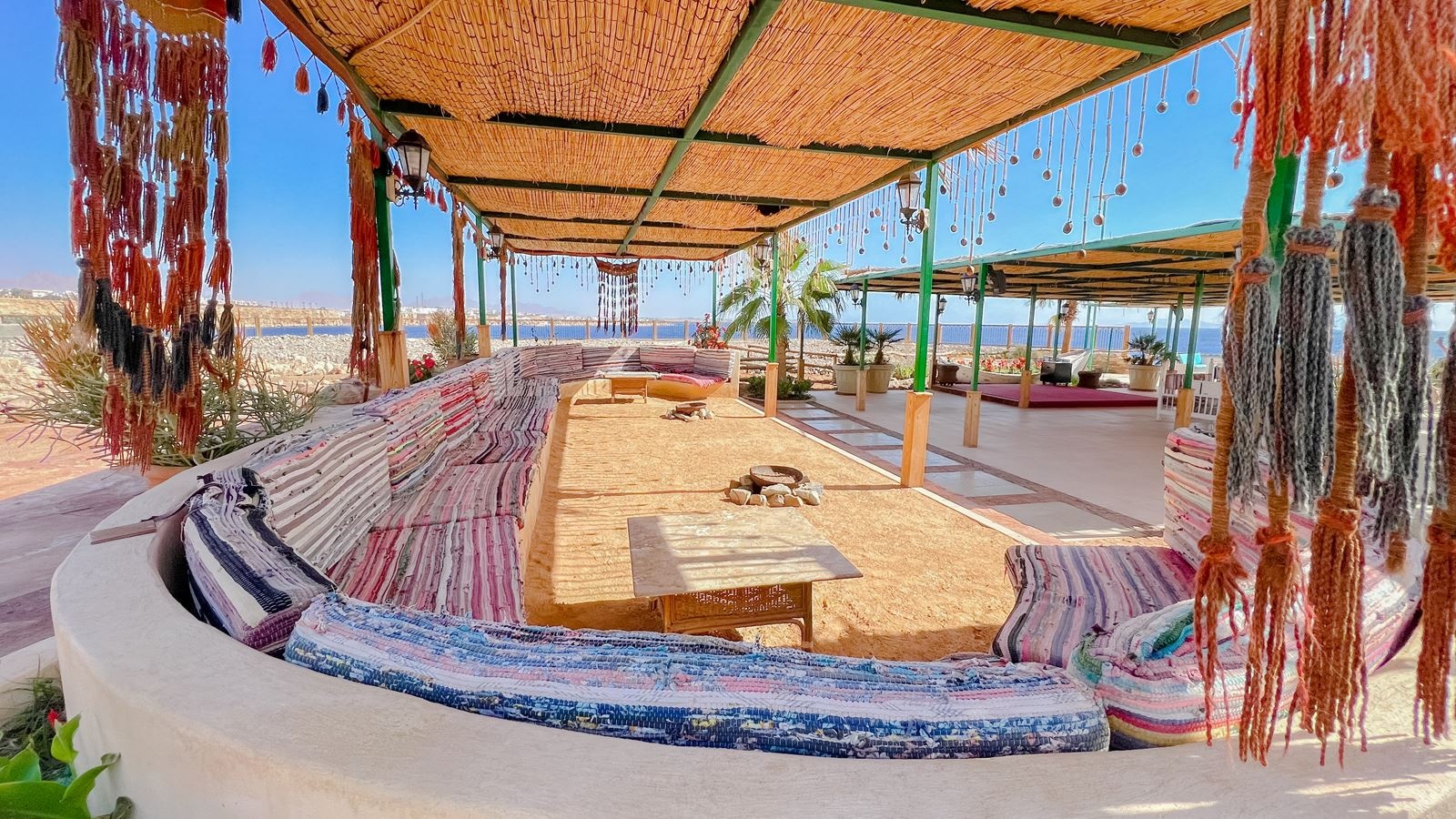 restaurants-reef-beach-restaurant