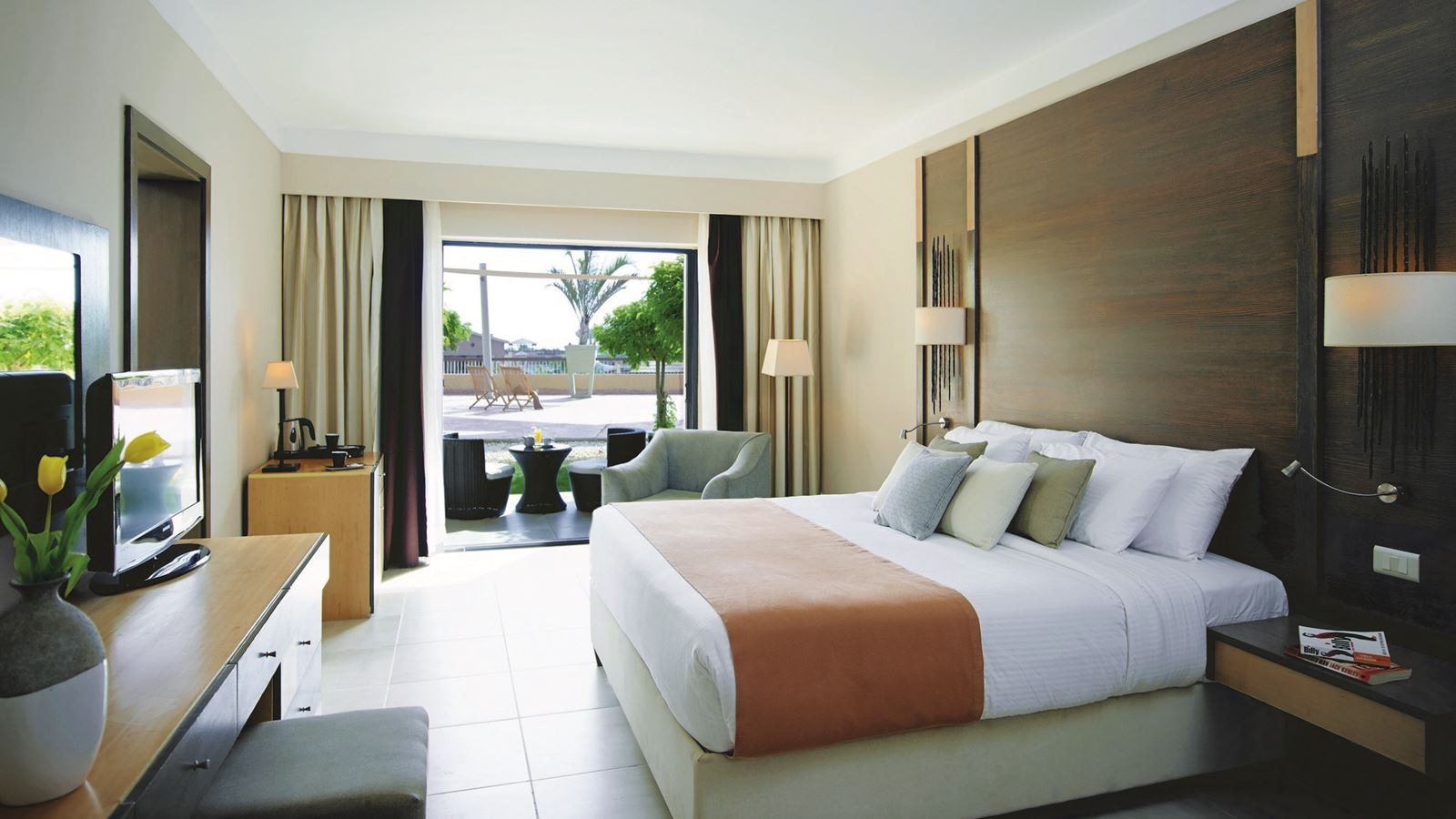 rooms-standard-garden-or-pool-view