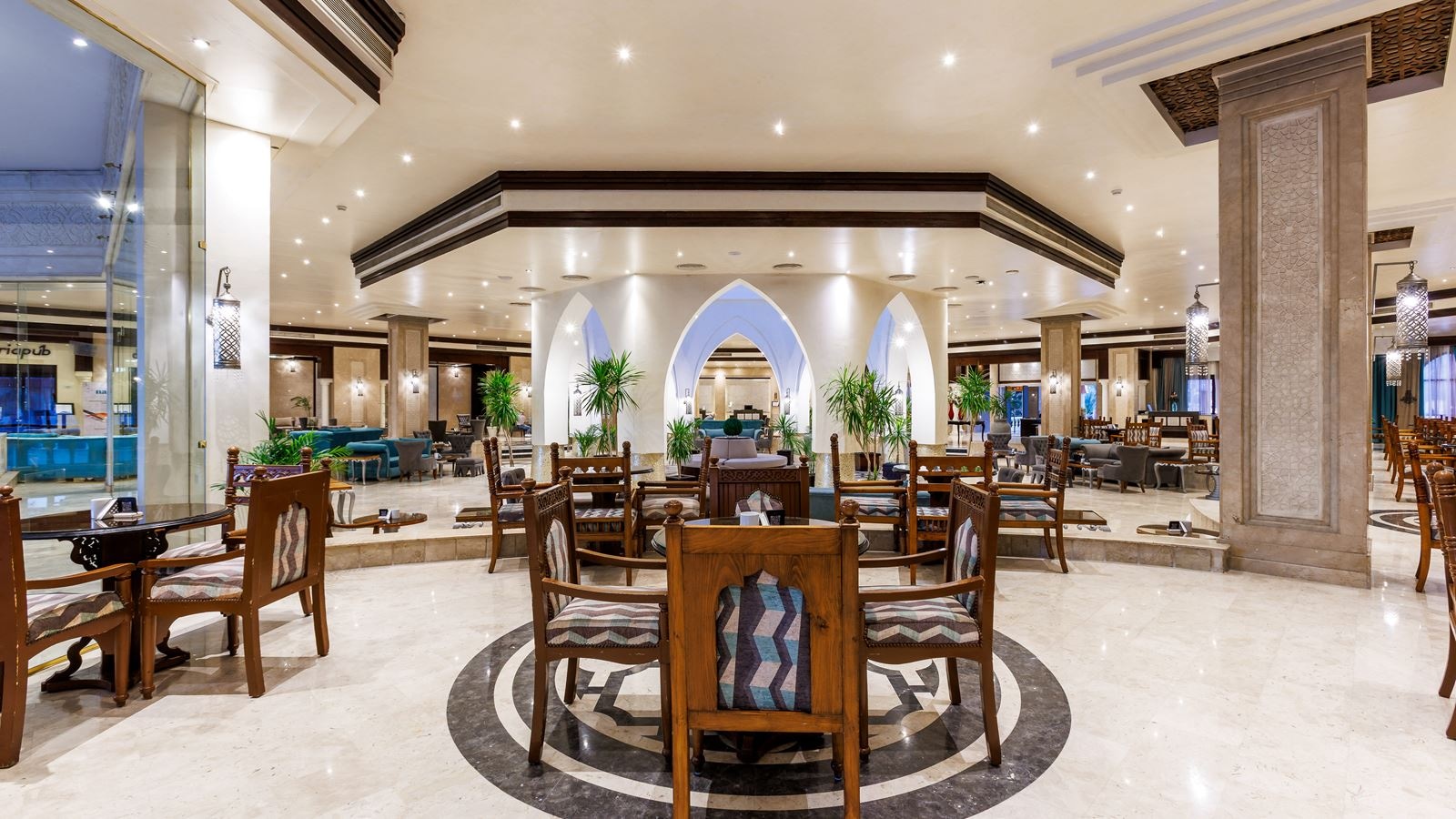 restaurants-sun-ray-lobby-bar