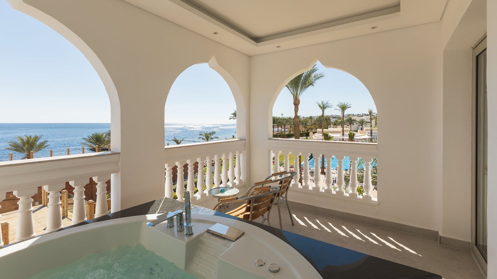 rooms-executive-jacuzzi-suite