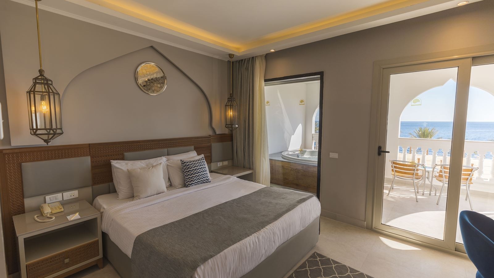 rooms-executive-jacuzzi-suite