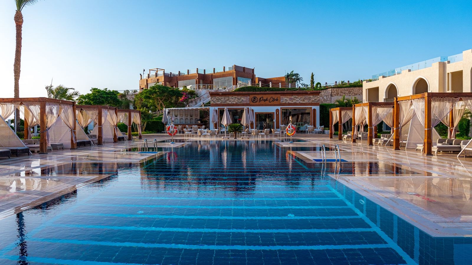 restaurants-posh-club-lounge