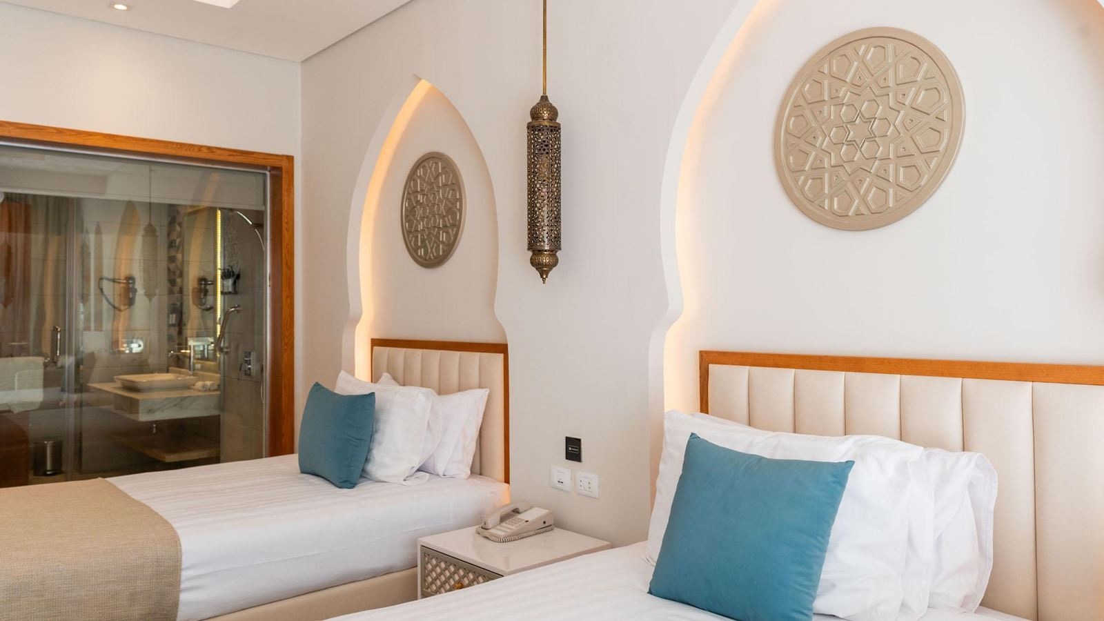 rooms-royal-suite-sea-front