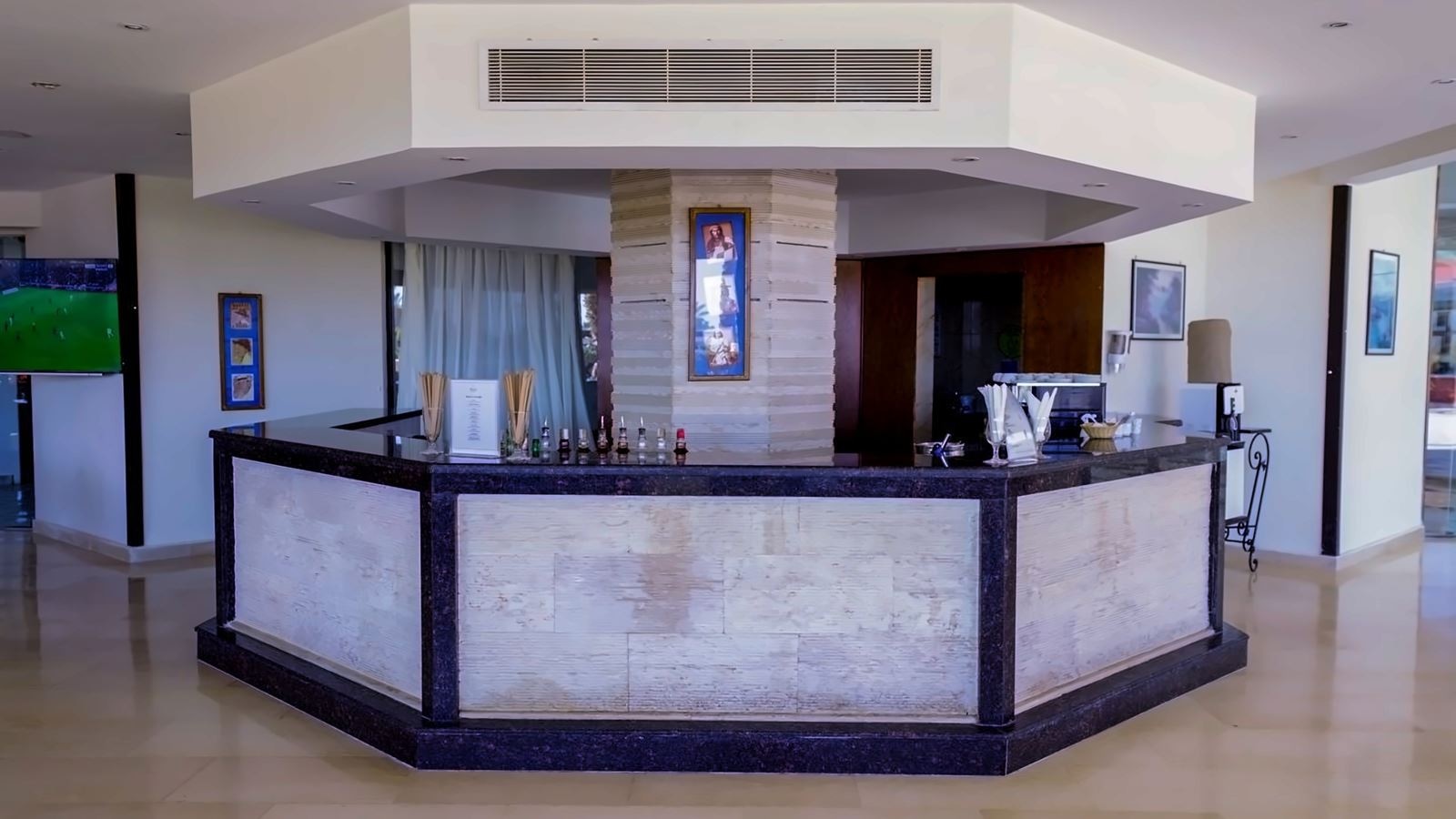 bars-omar-elshrief-lobby-bar