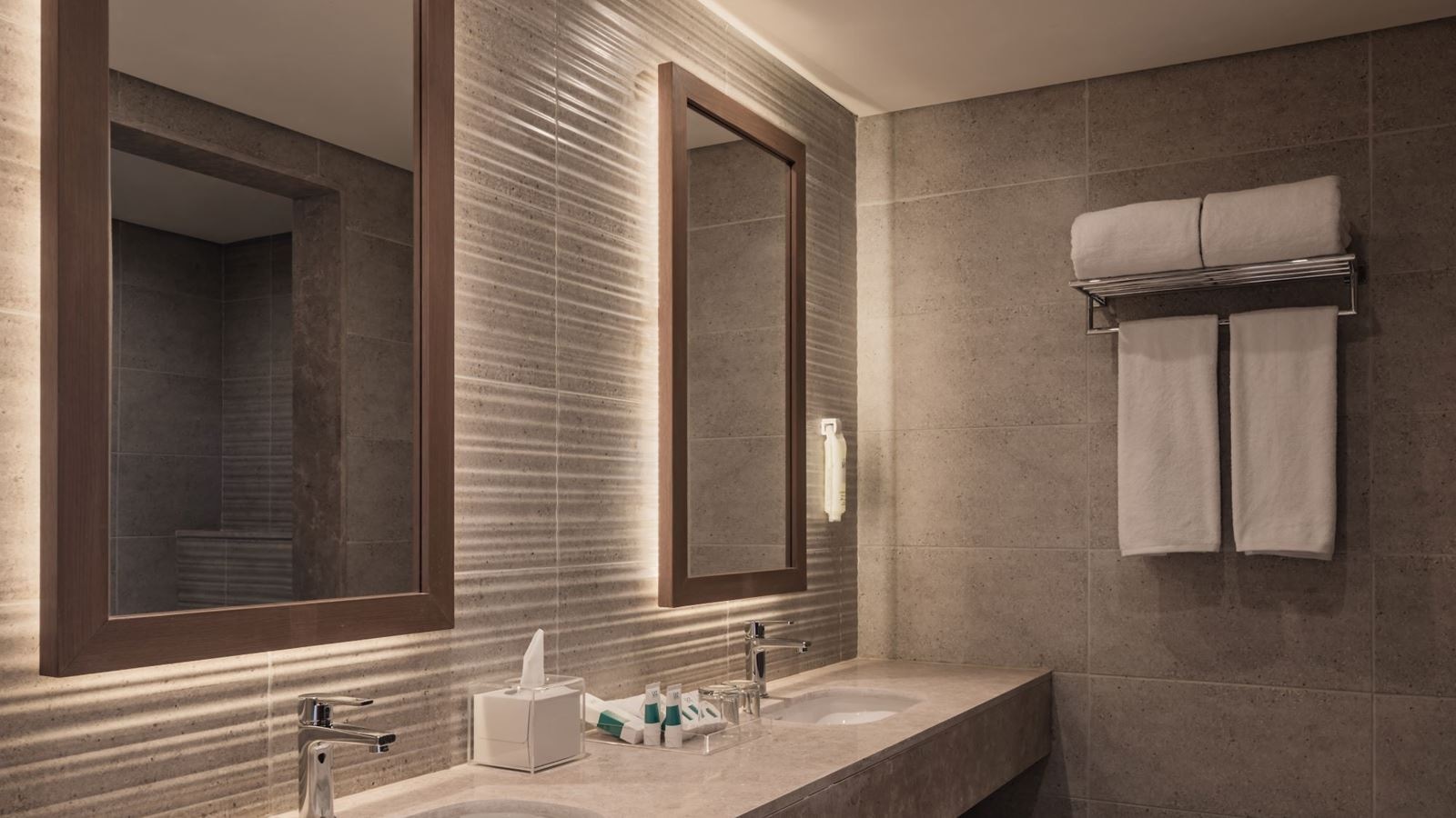 rooms-deluxe-family-garden-view