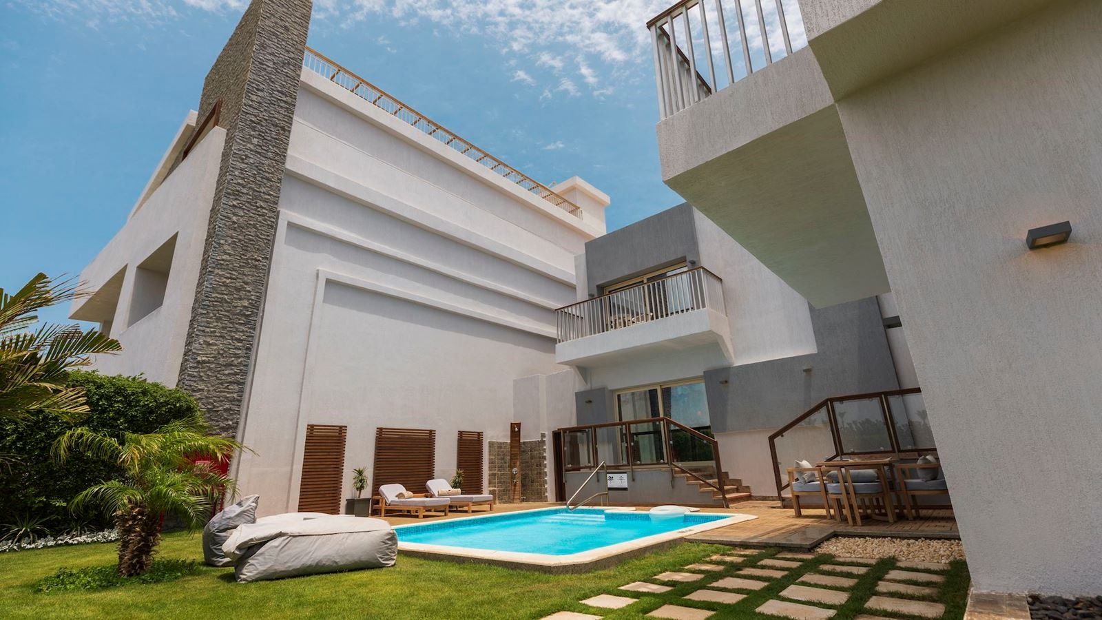 rooms-pool-suite-sea-view