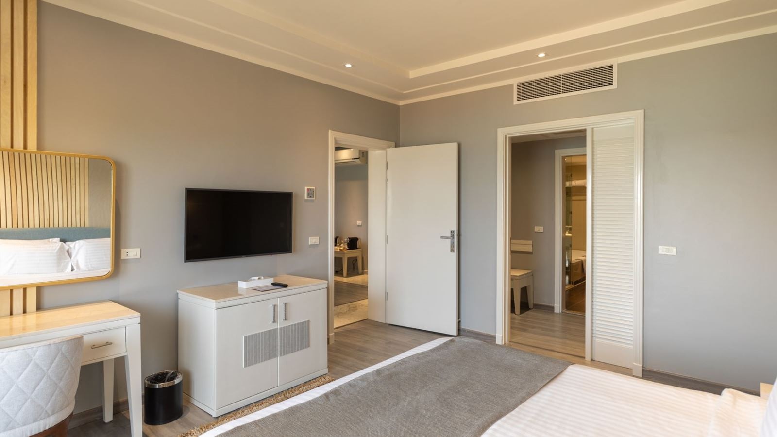 rooms-crystal-jacuzzi-suite-sea-view