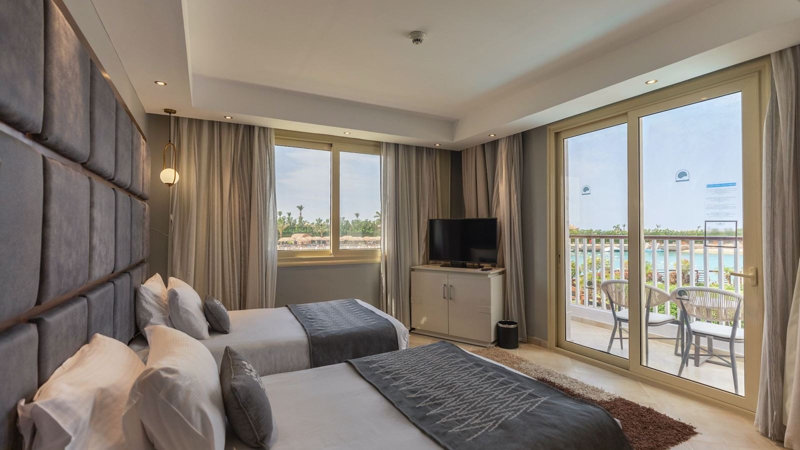 rooms-jacuzzi-suite-sea-view