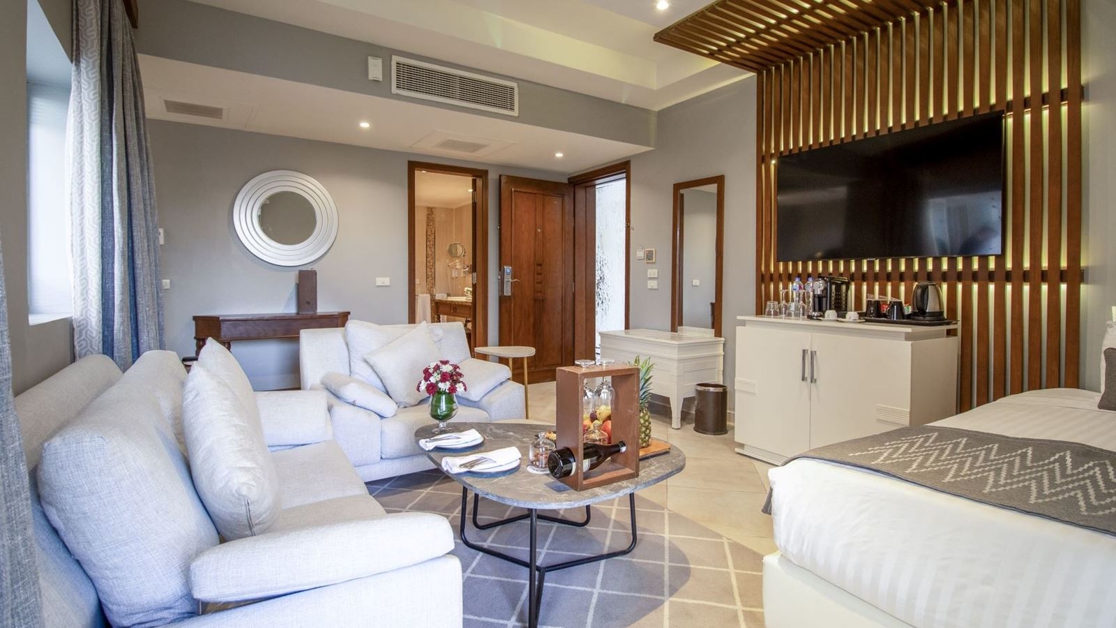 rooms-junior-swim-up-suite