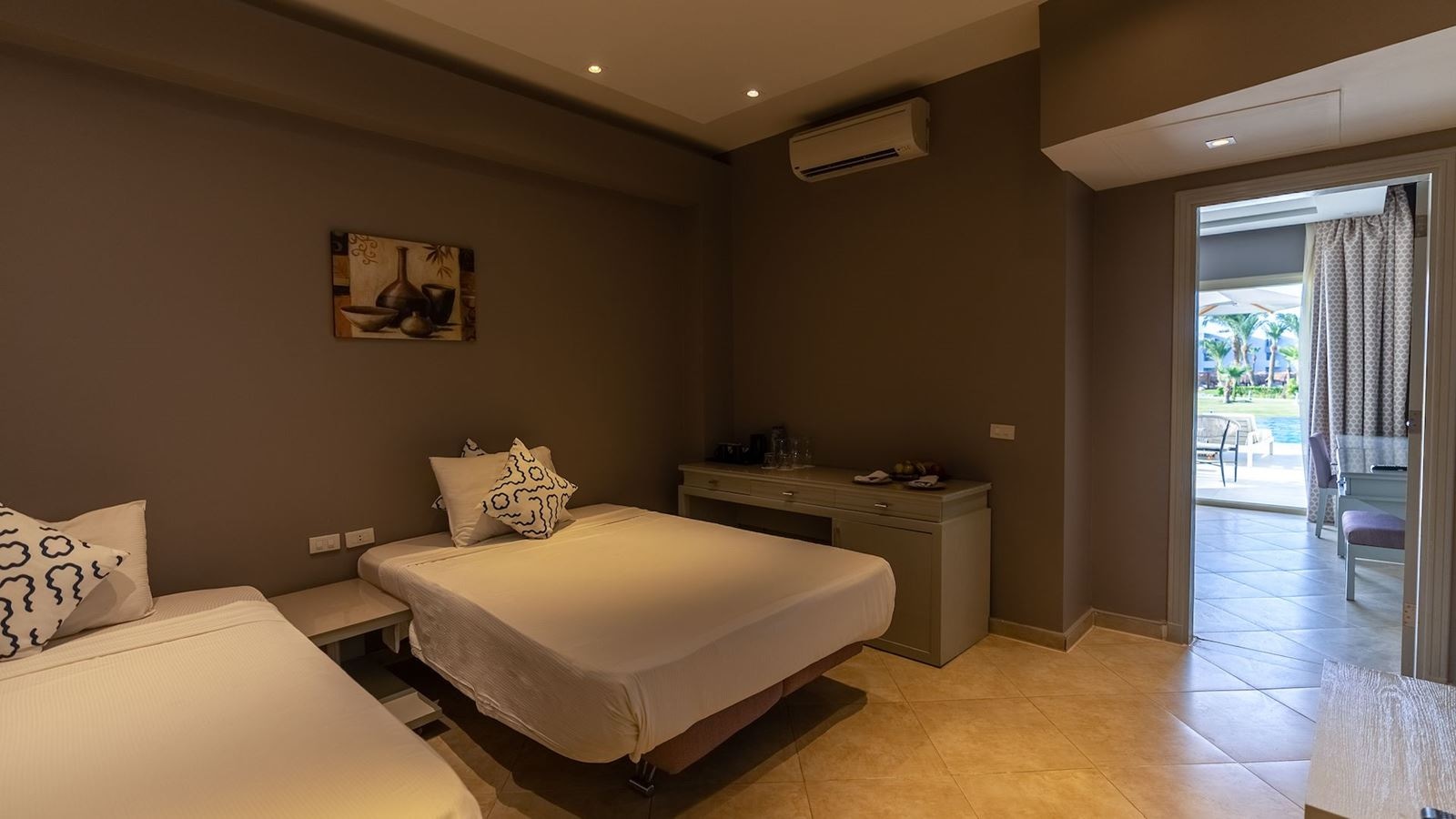 rooms-family-swim-up-suite