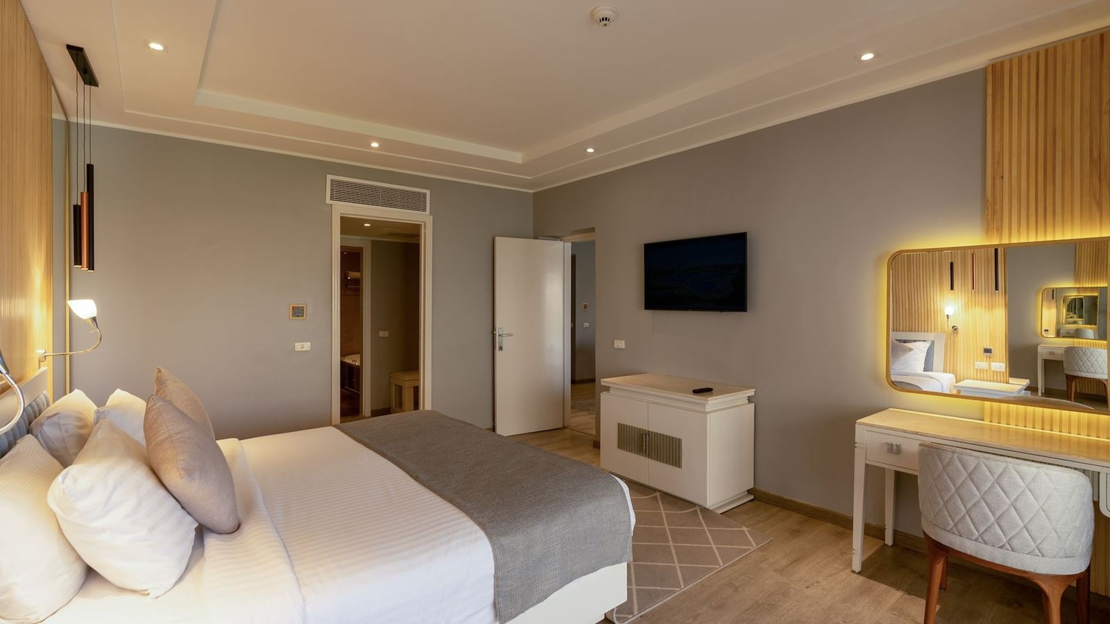 rooms-royal-suite-sea-view