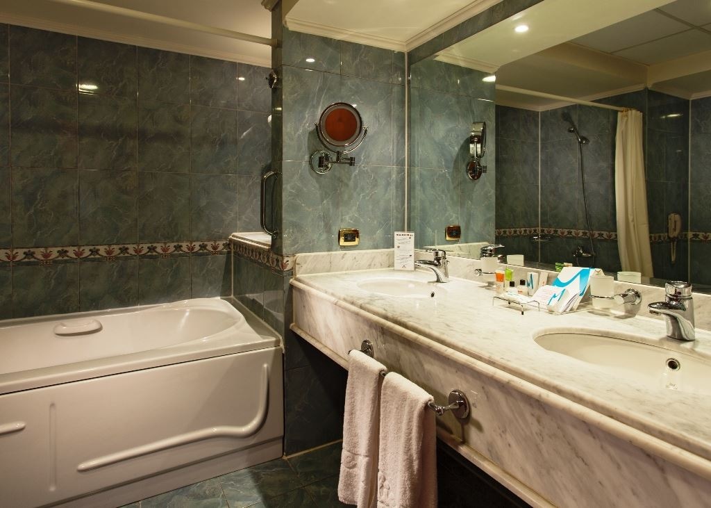 rooms-executive-room