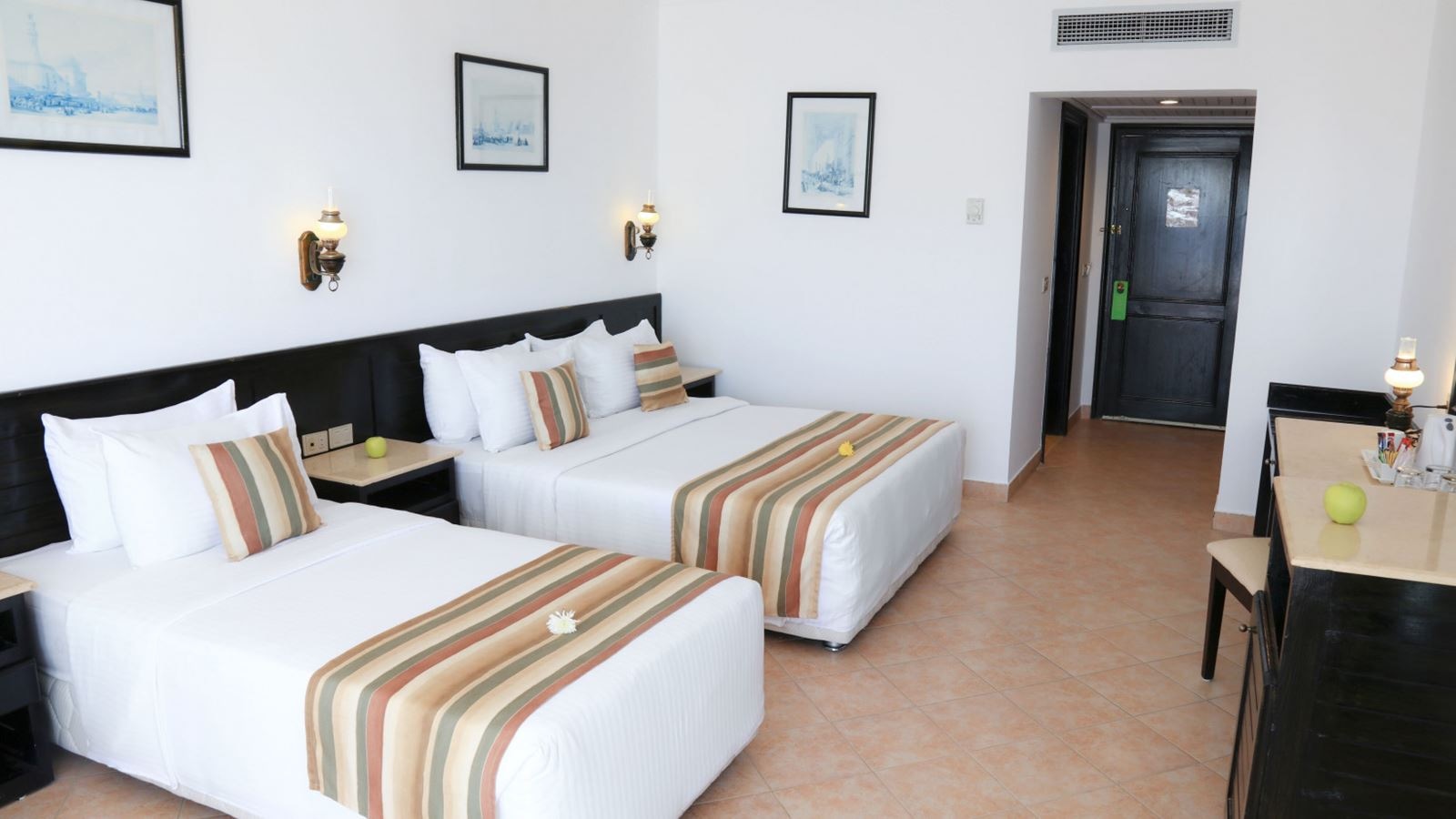 rooms-room-family-garden-view--sea-view