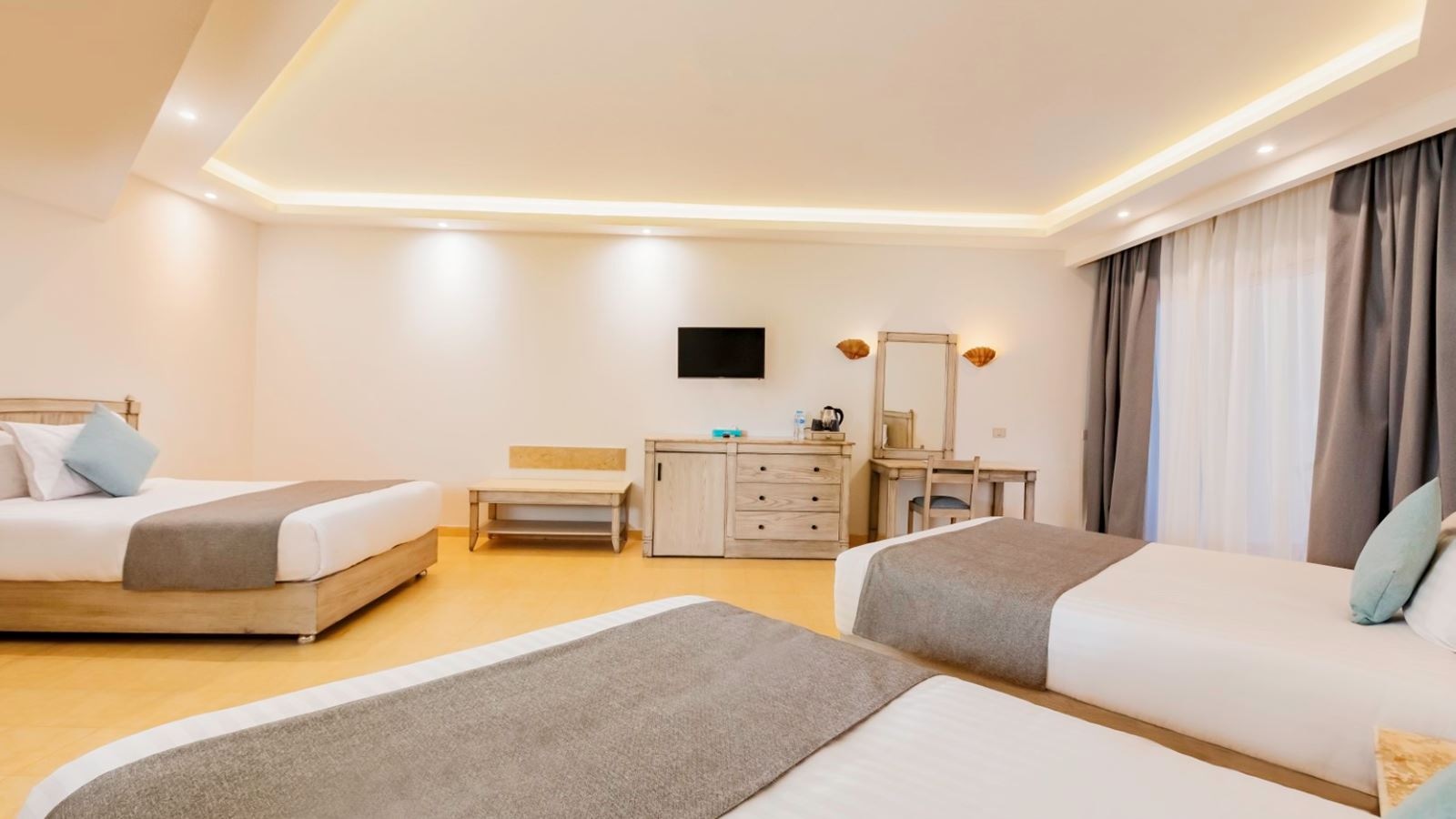 rooms-mega-room-gardenpool-view