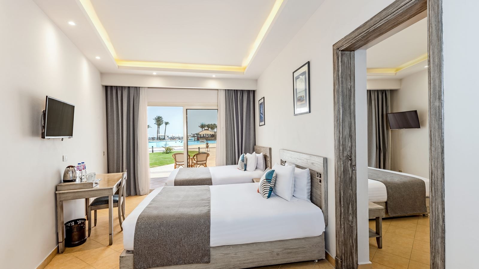 rooms-mega-family-room-gardenpool-view