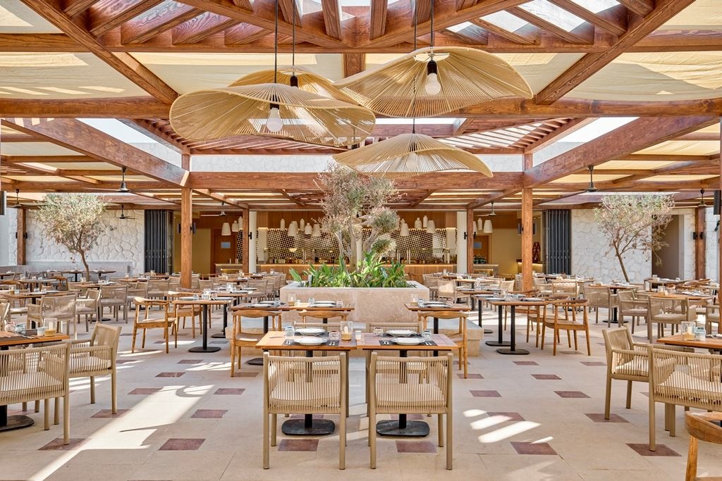 restaurants-manara-main-restaurant