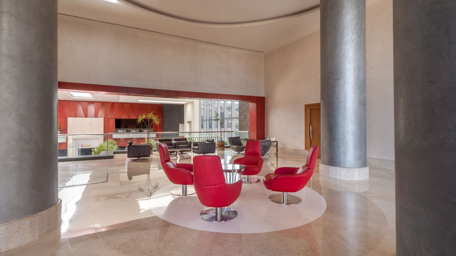 bars-infinity-lobby-bar